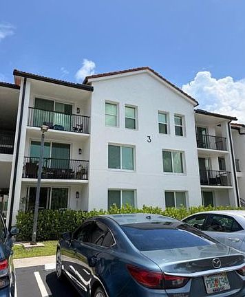 4th image of 317 Villa Cir