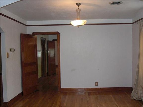 3rd image of 3617 Cypress St