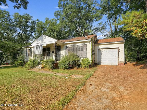 2nd image of 2303 Belvedere Dr