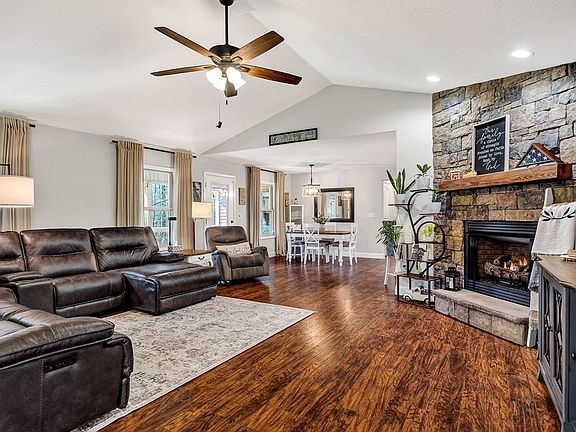 5th image of 411 Cumberland Cove Rd