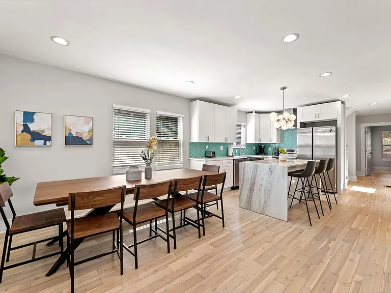 209 Clay St SE — Photo 32