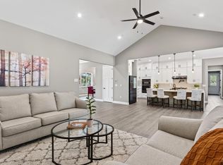 3817 Moss Hollow Court, Santa Rosa, CA 95404