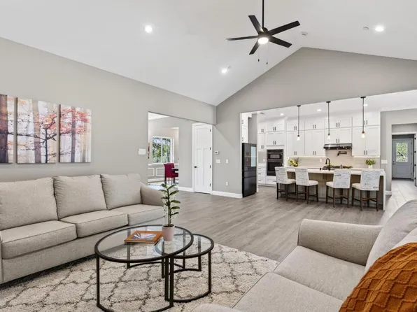 3817 Moss Hollow Court, Santa Rosa, CA 95404