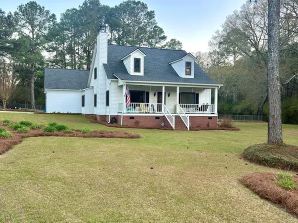 303 Vinland Cir, Moultrie, GA 31768