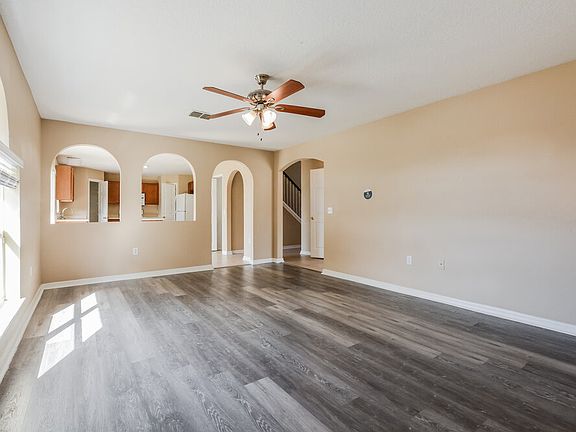 5th image of 326 Lake Shepard Dr