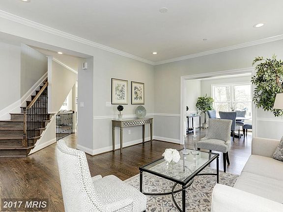 5th image of 540 W Montgomery Ave