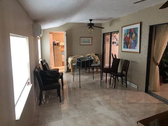 7960 Chula Vista Cres — Photo 23