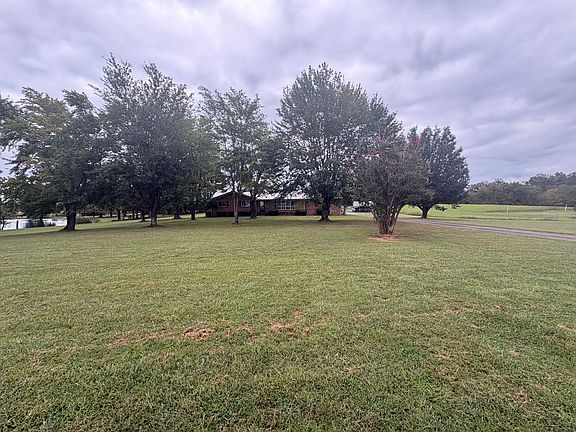 2nd image of 160 Twin Hill Rd