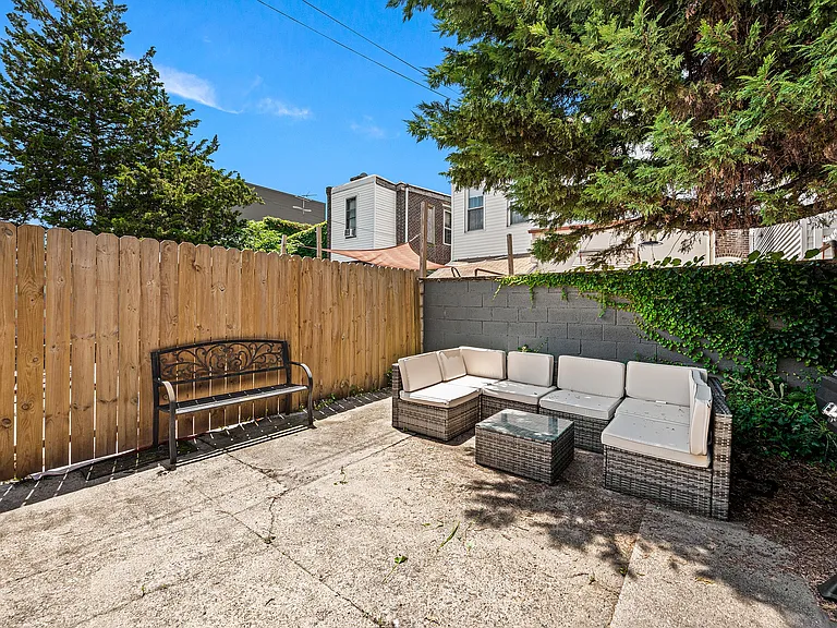 1334 E Hewson St — Photo 15