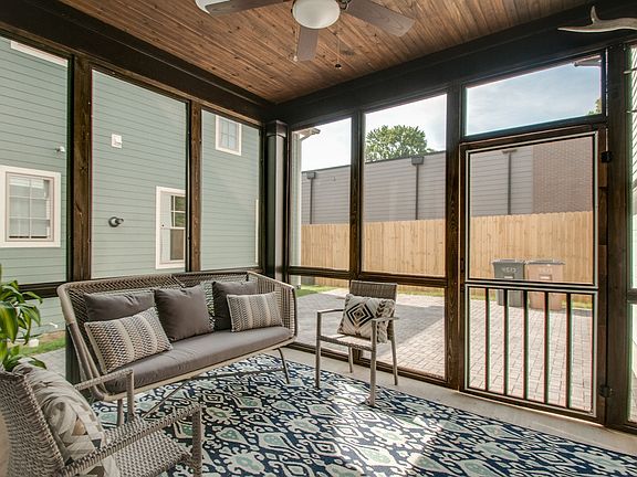 Screened in porch