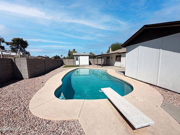 5th image of 8107 W MEADOWBROOK Avenue
