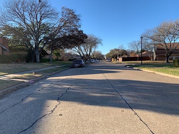 4th image of 3226 Castle Rock Ln