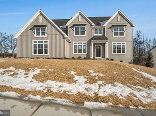 16 Old Moss Ln, Carlisle, PA 17013