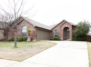 5569 Seabury Dr, Fort Worth, TX 76137