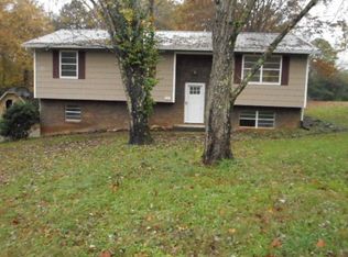 1601 Jagger Dr, Louisville, TN 37777
