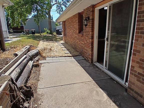 3rd image of 3135 Orchard St