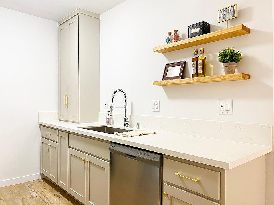 1st image of 3532 Jasmine Ave #5