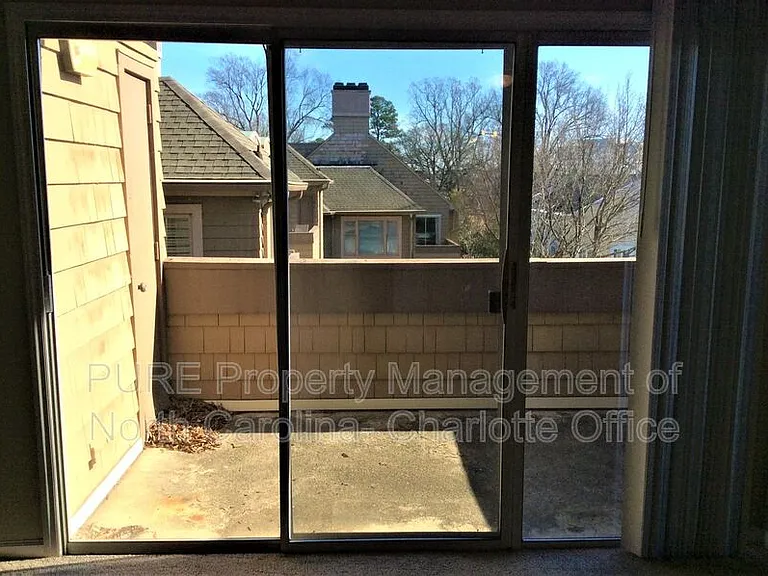1109 E Morehead St #21 — Photo 10
