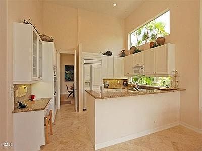 kitchen_1117 Grand Cay Drive