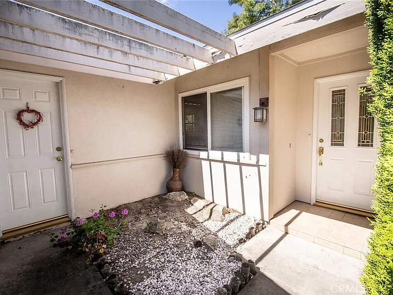 27921 Lomo Dr — Photo 4