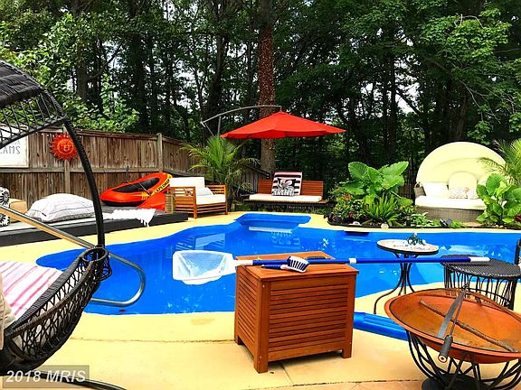 3rd image of 6110 Redwood Ln