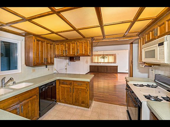 3rd image of 6320 Lake Ariana Ave