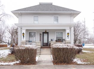 302 W Owsley St, Chenoa, IL 61726