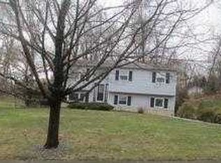 63 N Lorna Ln, Suffern, NY 10901