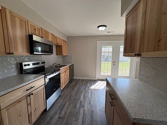 2nd image of 317 E Deer Creek Dr