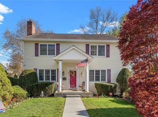 35 John Alden Rd, New Rochelle, NY 10801