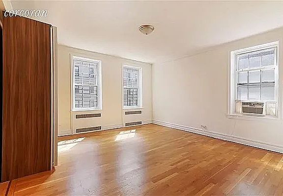 4th image of 225 Sterling Pl APT 4J