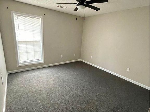 5th image of 904 Trevor Ln #A