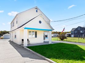 32 Shore Dr