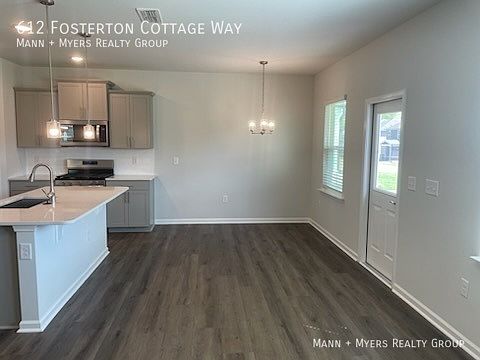 5th image of 612 Fosterton Cottage Way