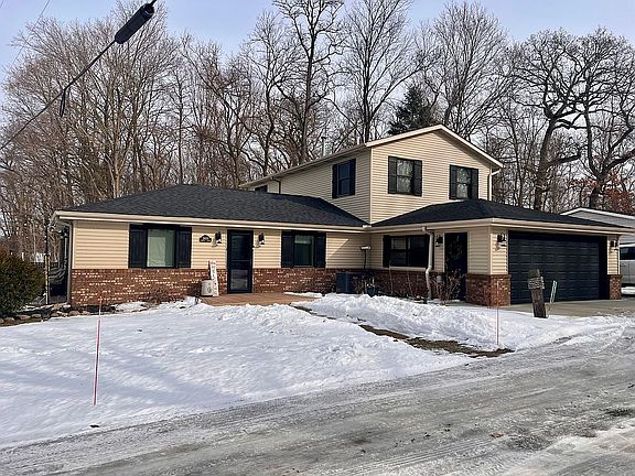 2nd image of 20070 Parkway Ave