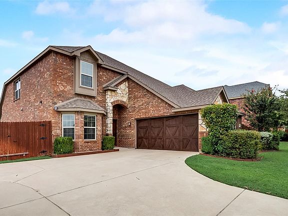 2nd image of 2811 Oak Glen Dr