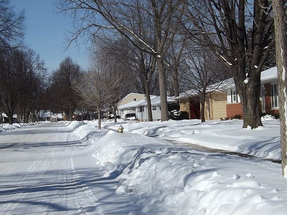 4th image of 1071 Rockdale St