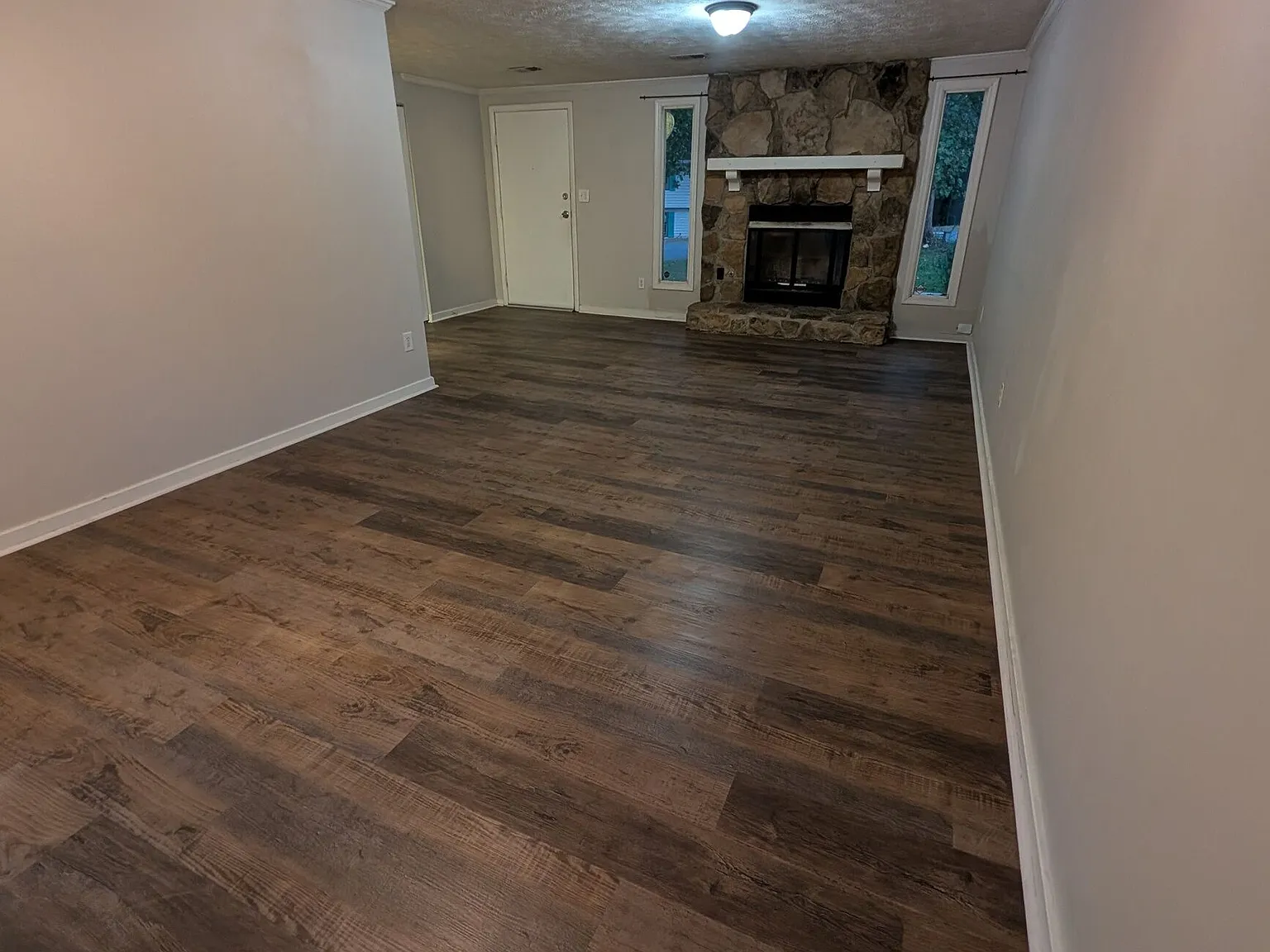3 bed, 1.0 bath, 1040 sqft, $1,750 — Photo 3