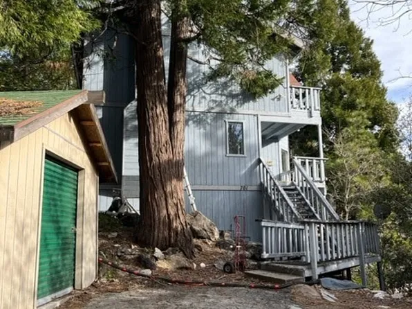 701 Alpine Ln, Twin Peaks, CA 92391