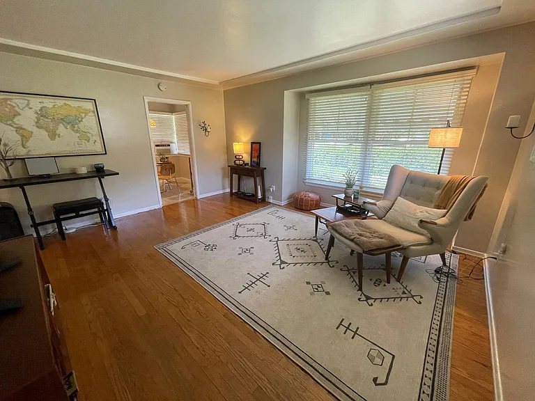 700 Brent Ave — Photo 3