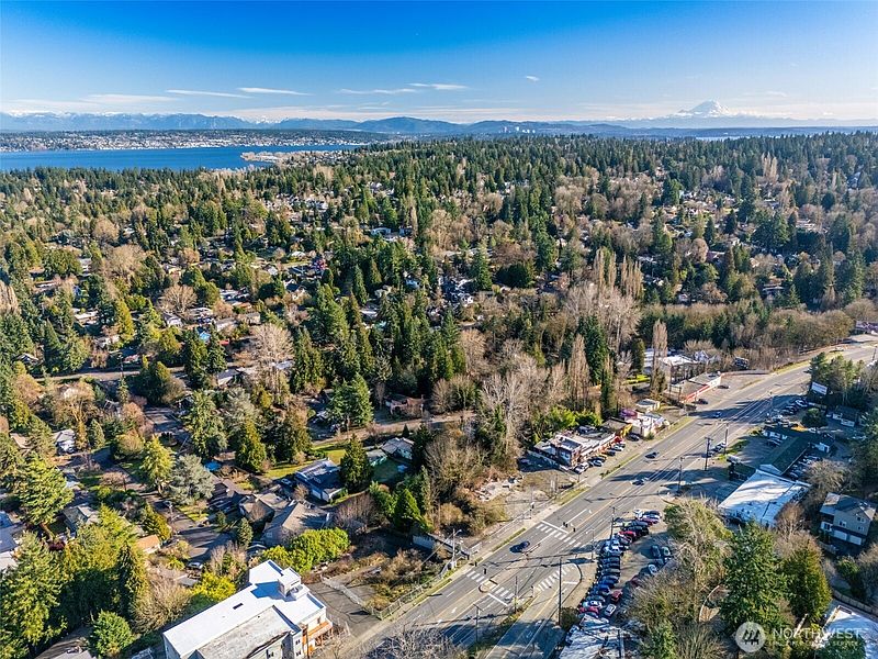 4th image of 10400 10504 Lake City Way NE