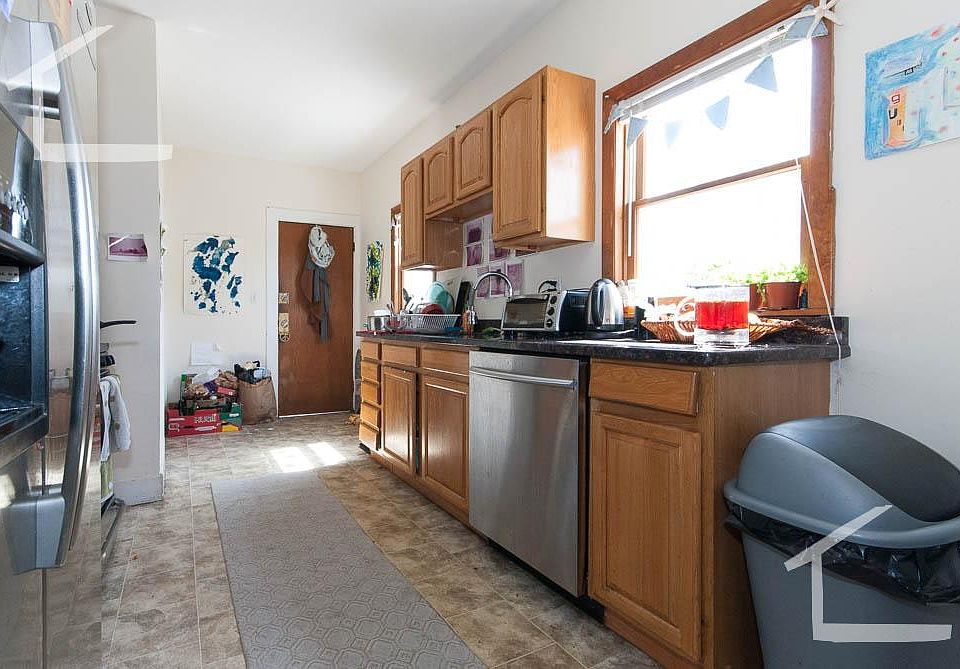2nd image of 119 Franklin St #U2