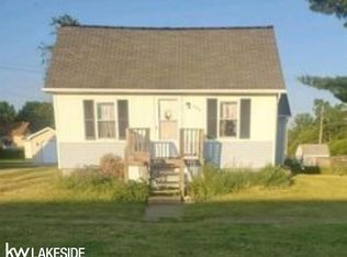 104 N Kennefic St, Yale, MI 48097