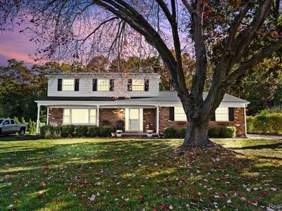 5265 Greenfield Rd, Brighton, MI, 48114