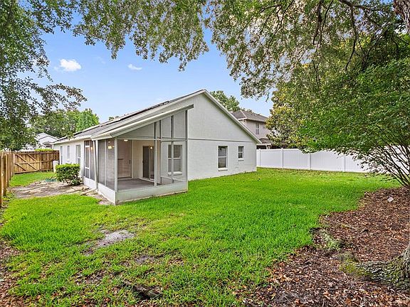 2nd image of 503 Winding Hollow Ave