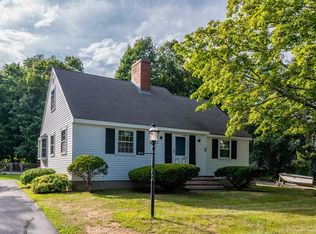 26 Maple St, Essex, MA 01929
