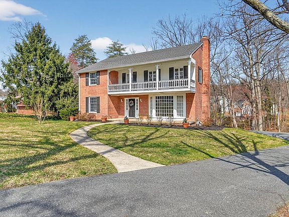 2nd image of 4910 Linda Ave