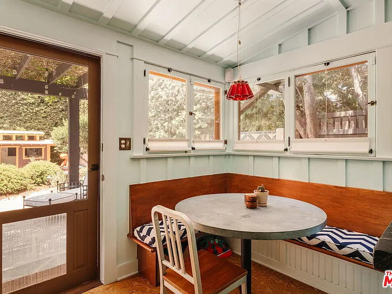 1951 Canyon Dr — Photo 12