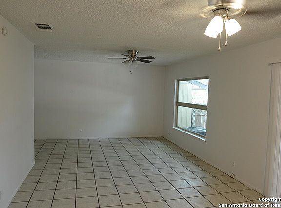3rd image of 1306 Bayou Dr