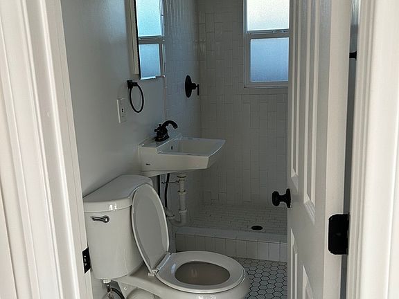 5th image of 338 W Prospect St APT C